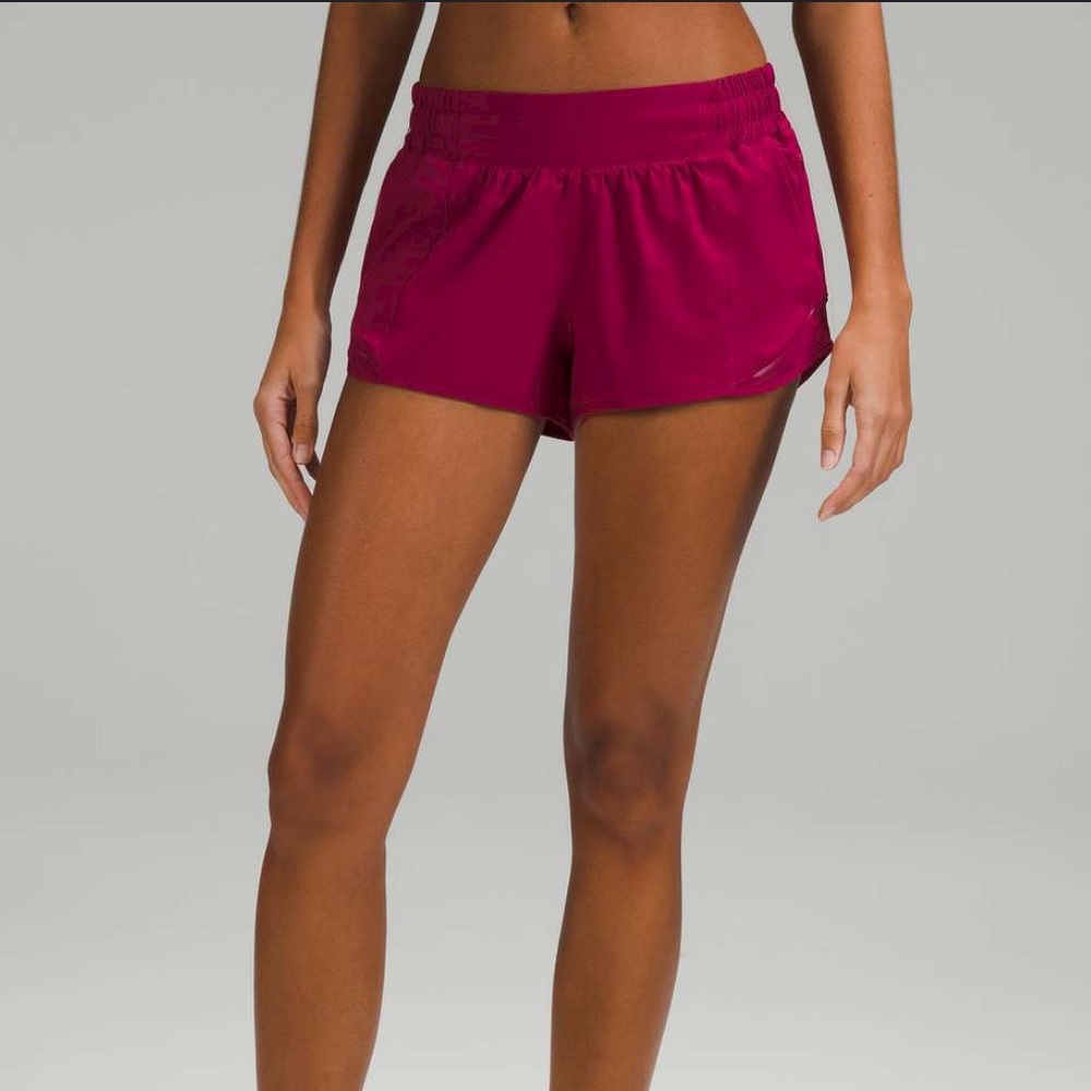 Lululemon LR Hotty Hot 2.5” Size 6 Cranberry/Red/Magenta